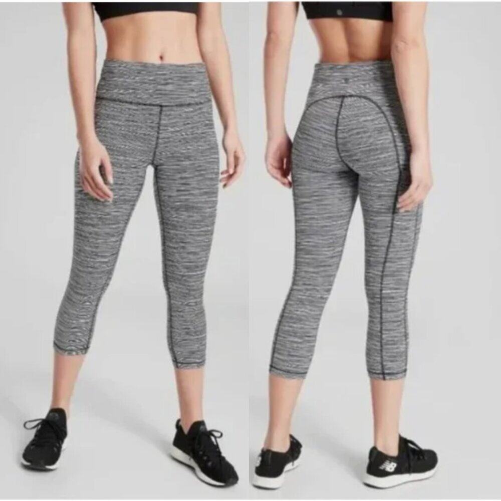 Athleta Ultimate Linear Lines Capri Leggings in Black & White